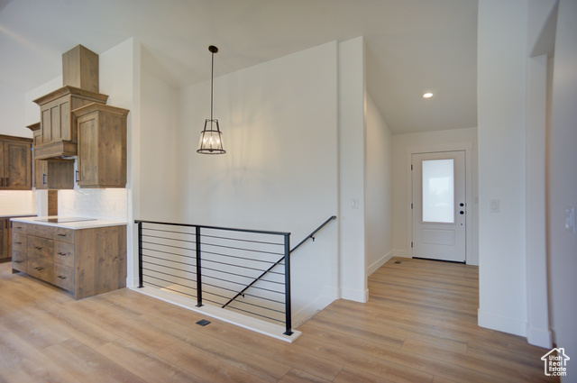 Photo 5 for MLS #2075782 at 427 E Redwood Ln #120