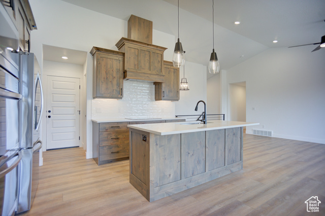 Photo 9 for MLS #2075782 at 427 E Redwood Ln #120