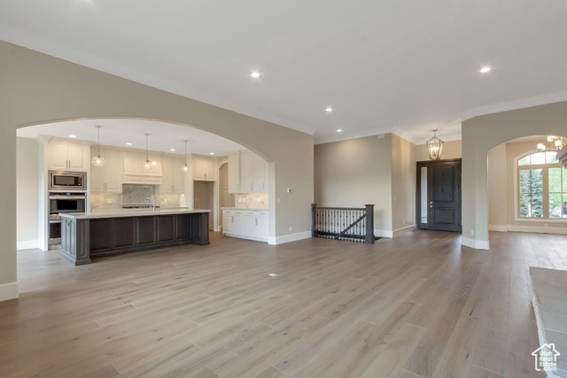 Photo 9 for MLS #2075893 at 15724 S Rolling Bluff Dr