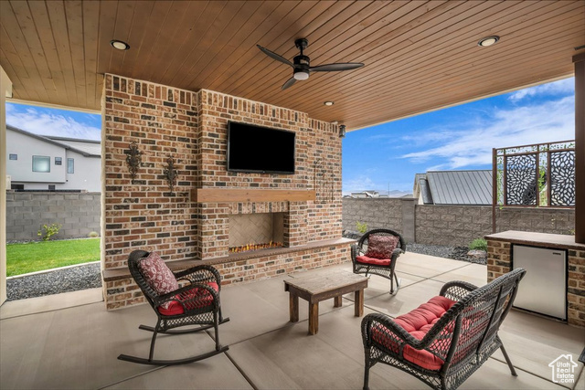 Photo 61 for MLS #2075897 at 1398 E Dellcorero Dr