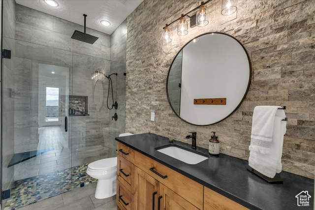 Photo 20 for MLS #2075897 at 1398 E Dellcorero Dr