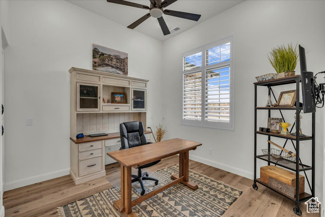 Photo 15 for MLS #2075897 at 1398 E Dellcorero Dr