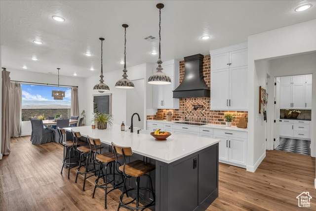 Photo 10 for MLS #2075897 at 1398 E Dellcorero Dr