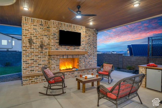 Photo 52 for MLS #2075897 at 1398 E Dellcorero Dr
