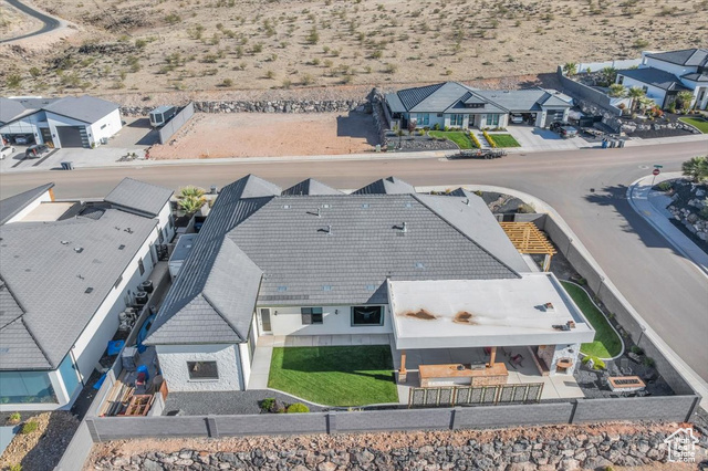 Photo 4 for MLS #2075897 at 1398 E Dellcorero Dr