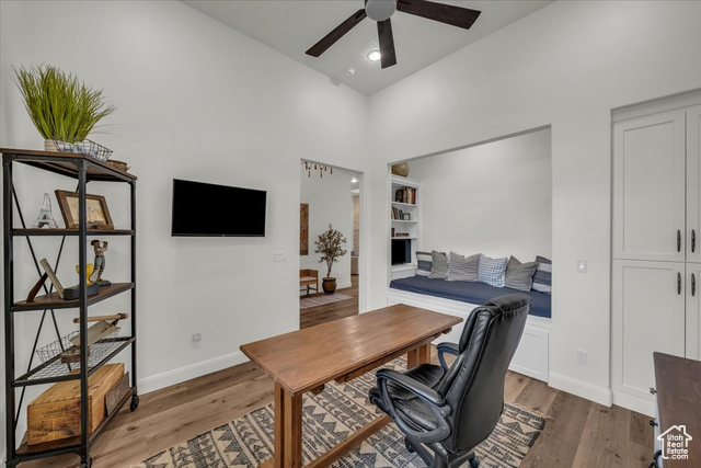 Photo 16 for MLS #2075897 at 1398 E Dellcorero Dr