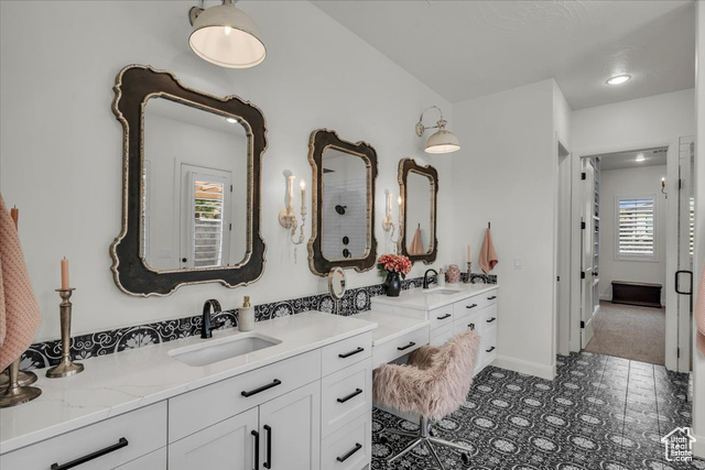 Photo 33 for MLS #2075897 at 1398 E Dellcorero Dr
