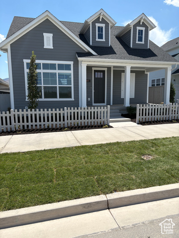 887 W HALVORSEN PKWY, Saratoga Springs UT 84045
