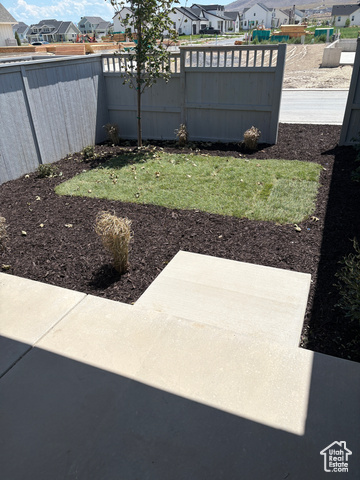 Photo 3 for MLS #2075928 at 887 W Halvorsen Pkwy