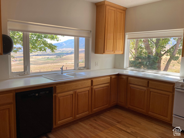 Photo 5 for MLS #2075955 at 2666 Valley Vw