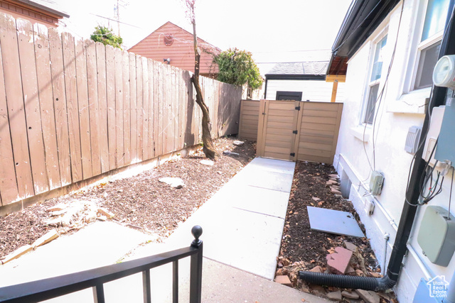 Photo 33 for MLS #2076025 at 2109 S Texas St