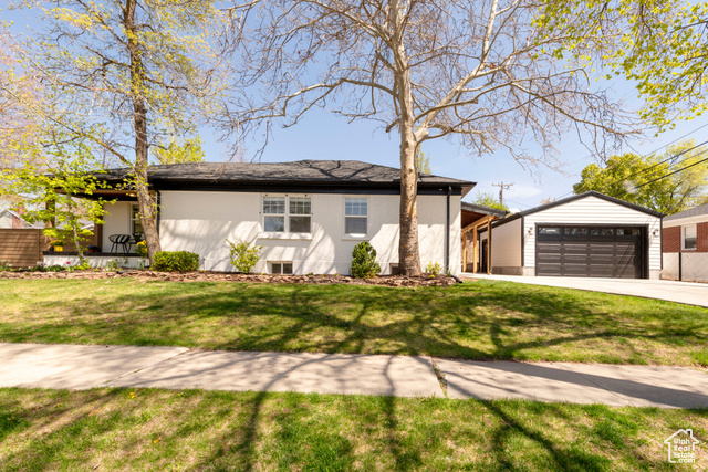 Photo 2 for MLS #2076025 at 2109 S Texas St