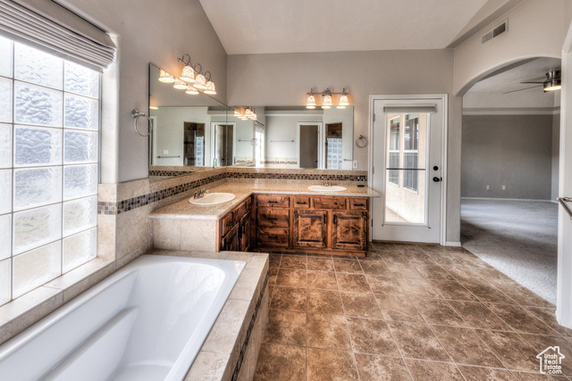 Photo 11 for MLS #2076088 at 2271 S Rio Verde
