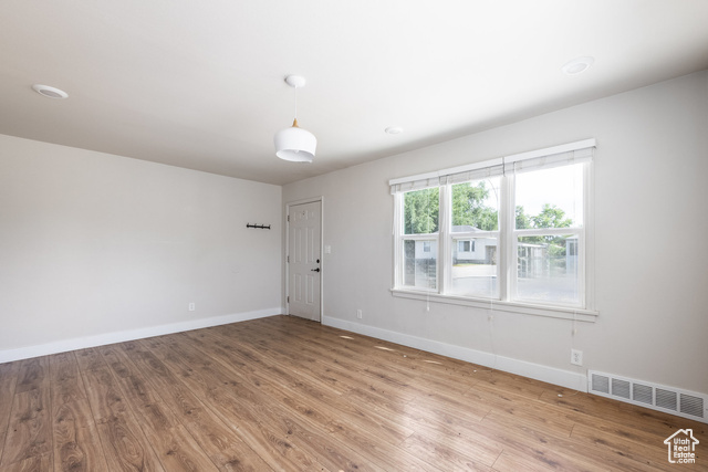 Photo 4 for MLS #2076422 at 997 E 460 South