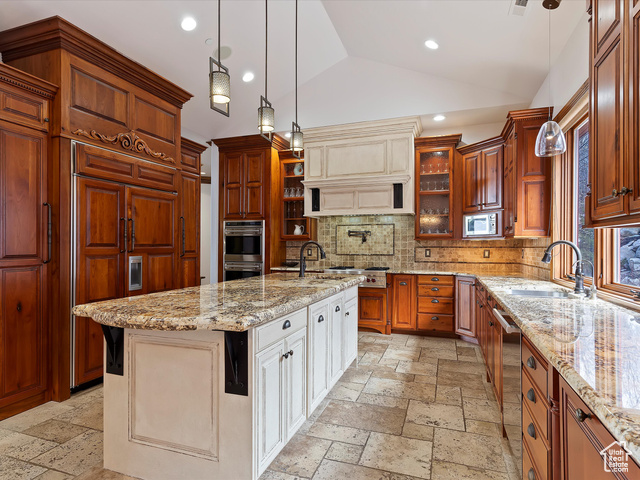 Photo 11 for MLS #2076430 at 6739 E Via Cortina St