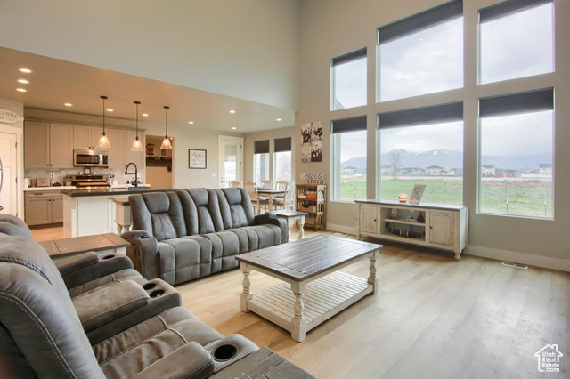 Photo 9 for MLS #2076470 at 2112 S 4300 West