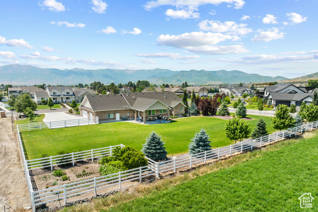 Photo 7 for MLS #2076633 at 1375 S Red Filly Rd