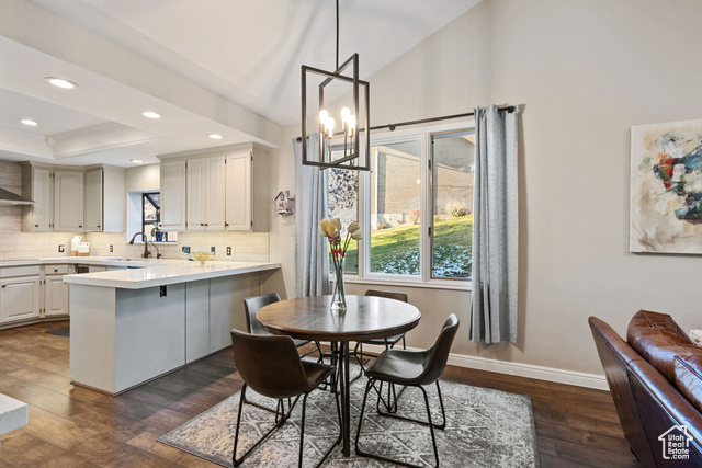 Photo 5 for MLS #2076658 at 819 N Juniperpoint Dr