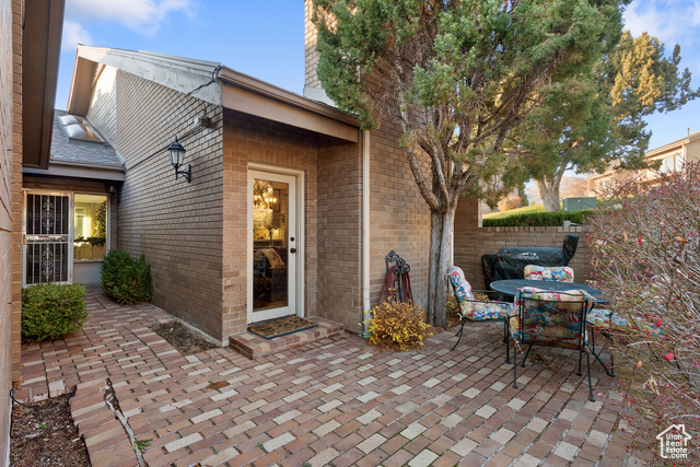 Photo 2 for MLS #2076658 at 819 N Juniperpoint Dr