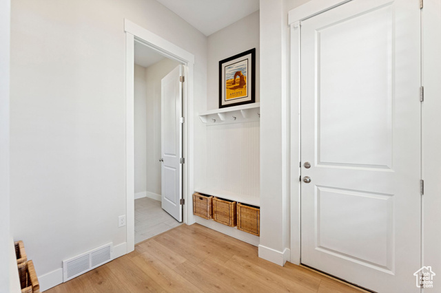 Photo 37 for MLS #2076664 at 10713 S Lake Terrace Ave
