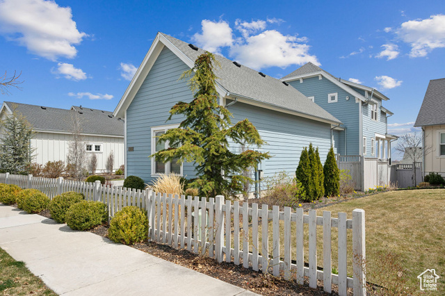 Photo 2 for MLS #2076664 at 10713 S Lake Terrace Ave
