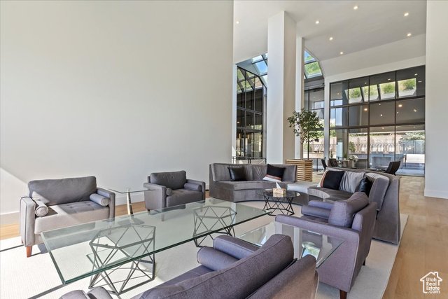 Photo 10 for MLS #2076699 at 1449 S Devonshire Dr