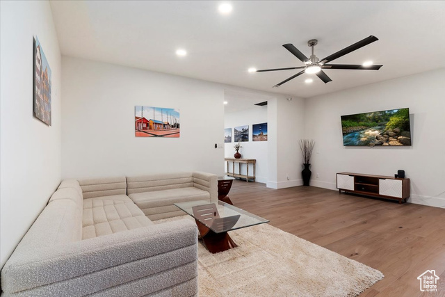 Photo 33 for MLS #2076699 at 1449 S Devonshire Dr