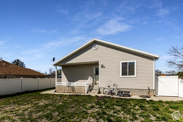 Photo 2 for MLS #2076766 at 1050 N 100 West