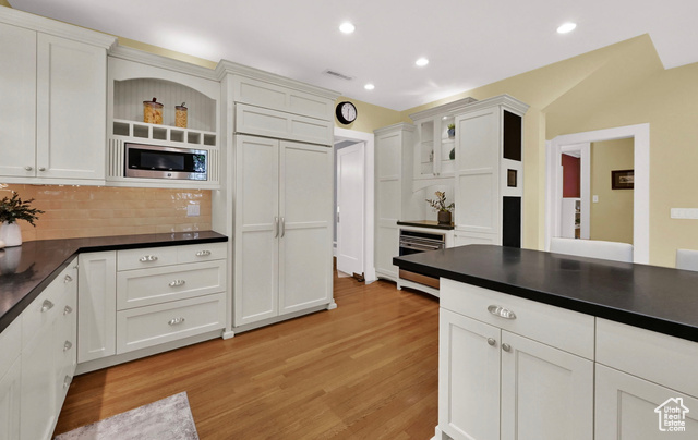 Photo 13 for MLS #2076925 at 1401 E Sigsbee Ave