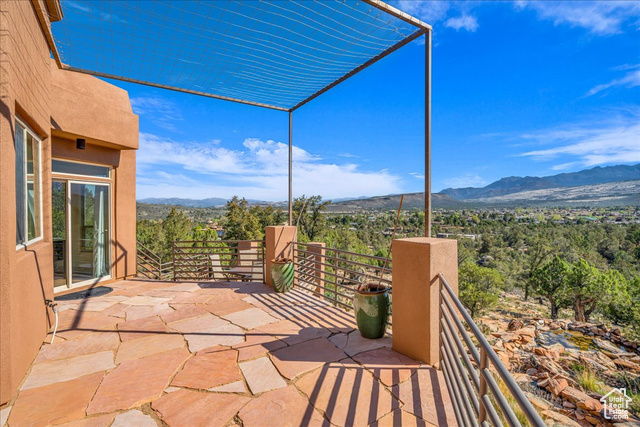 Photo 12 for MLS #2076951 at 478 N Pinion Dr