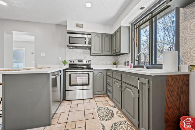 Photo 12 for MLS #2077130 at 1171 24th