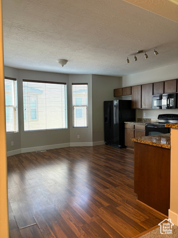 Photo 9 for MLS #2077150 at 162 W Barry Links Way