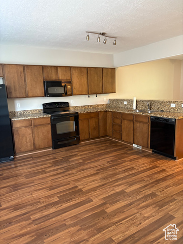 Photo 10 for MLS #2077150 at 162 W Barry Links Way