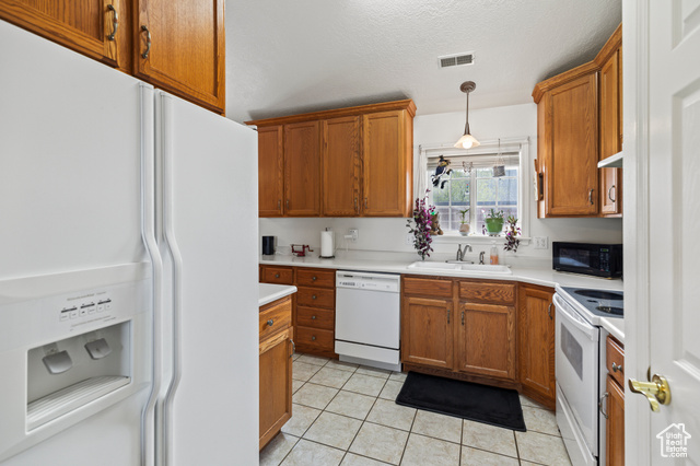 Photo 7 for MLS #2077255 at 245 Sunset Drive
