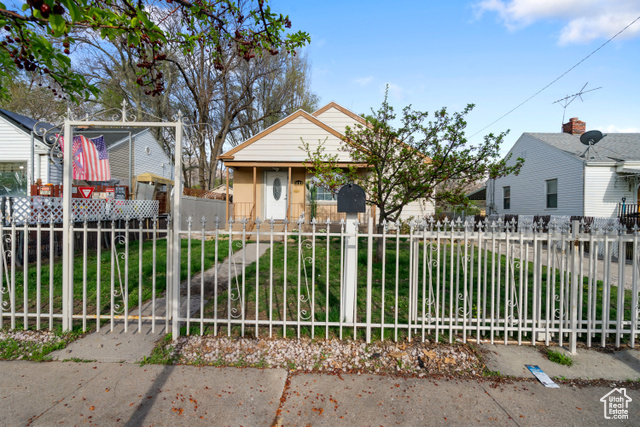 Photo 18 for MLS #2077548 at 1604 Childs Ave