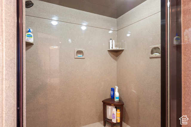 Photo 15 for MLS #2077721 at 679 N Cambry Dr