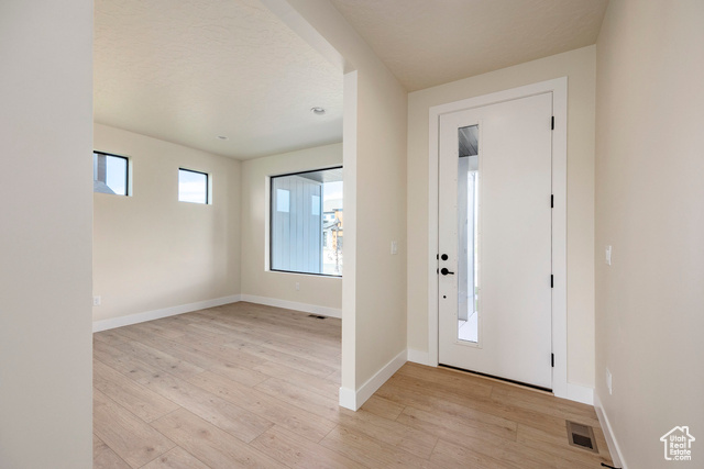 Photo 3 for MLS #2077787 at 2862 E Hayloft Ln #216