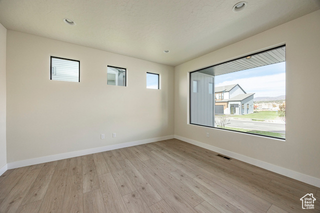 Photo 2 for MLS #2077787 at 2862 E Hayloft Ln #216