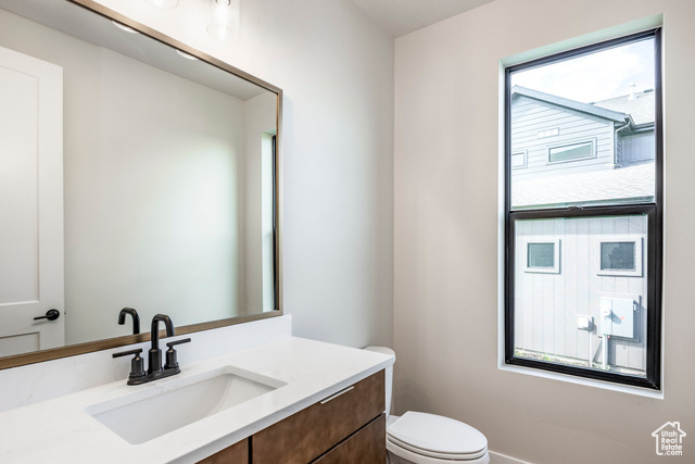 Photo 4 for MLS #2077801 at 2846 E Hayloft Ln #215