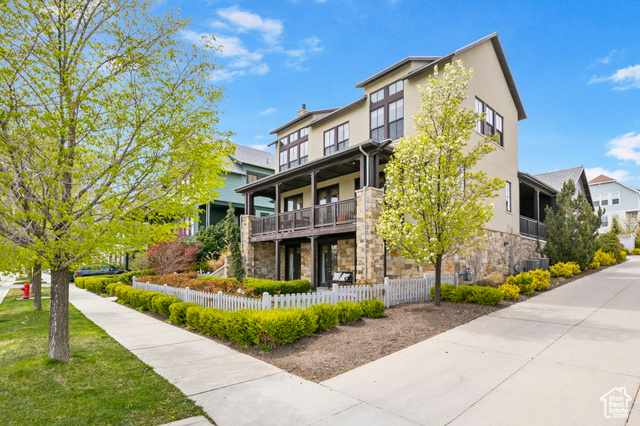 10566 S LAKE AVE, South Jordan UT 84009