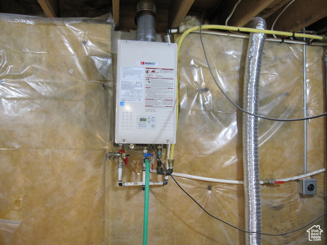 Photo 18 for MLS #2078153 at 45 River Circle Dr