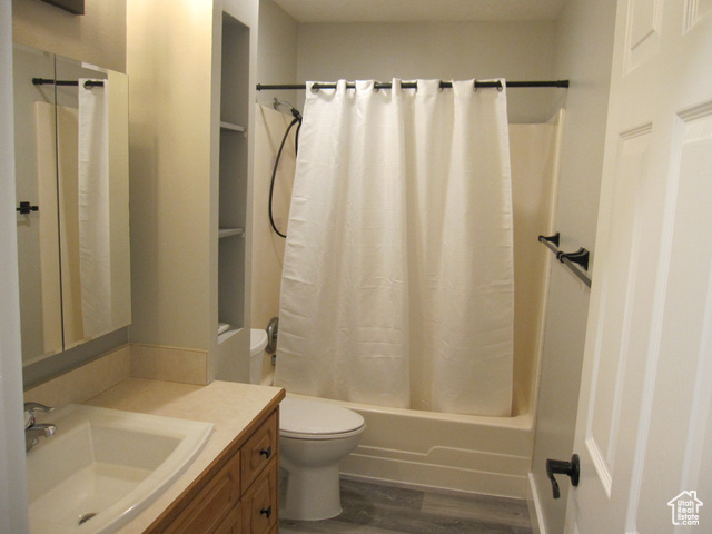 Photo 8 for MLS #2078153 at 45 River Circle Dr