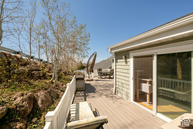 Photo 7 for MLS #2078179 at 1960 S High Pointe St #22