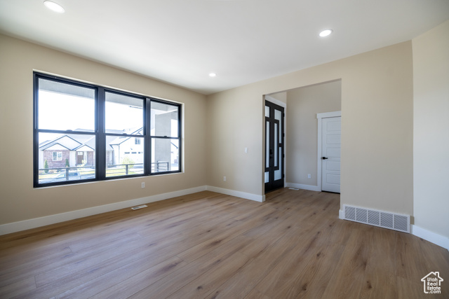 Photo 9 for MLS #2078218 at 2899 E Lake Dr