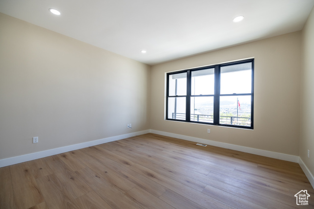 Photo 10 for MLS #2078218 at 2899 E Lake Dr