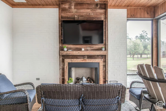 Photo 12 for MLS #2078274 at 464 S 550 East