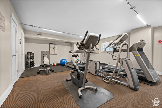 Photo 24 for MLS #2078408 at 230 E Broadway #1001