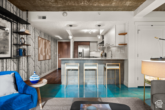 Photo 7 for MLS #2078408 at 230 E Broadway #1001