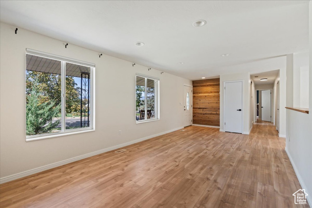 Photo 4 for MLS #2078547 at 1501 W Bluemont Dr
