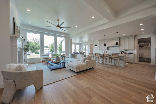 Photo 4 for MLS #2078677 at 1910 W Bonneville Ln